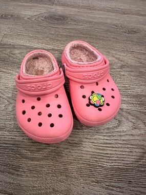 CROCS Kids' Pink Fleece-Lined Clogs
